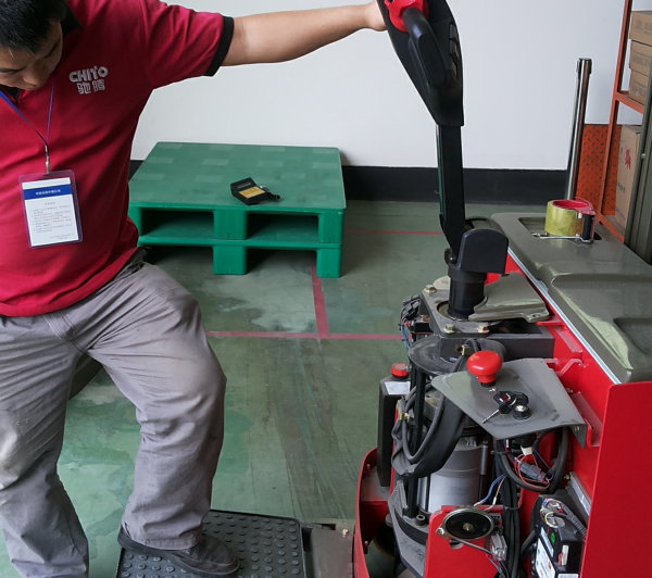 電動(dòng)叉車保養(yǎng)