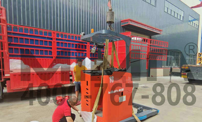 三向堆垛叉車客戶案例